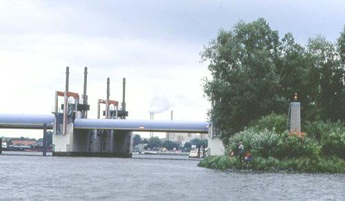 Hamburger Hafen,2003, Photo: Friedhelm Peper